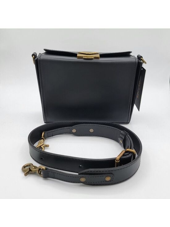 Beara Beara Handbags - Beara Beara Black Ishie Box Handbag NEW #2933